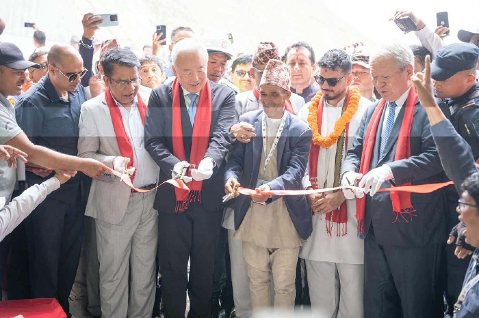 निर्माण सुरु भएको सात वर्षपछि सञ्चालनमा आयो नागढुङ्गा-सिस्नेखोला सुरुङमार्ग